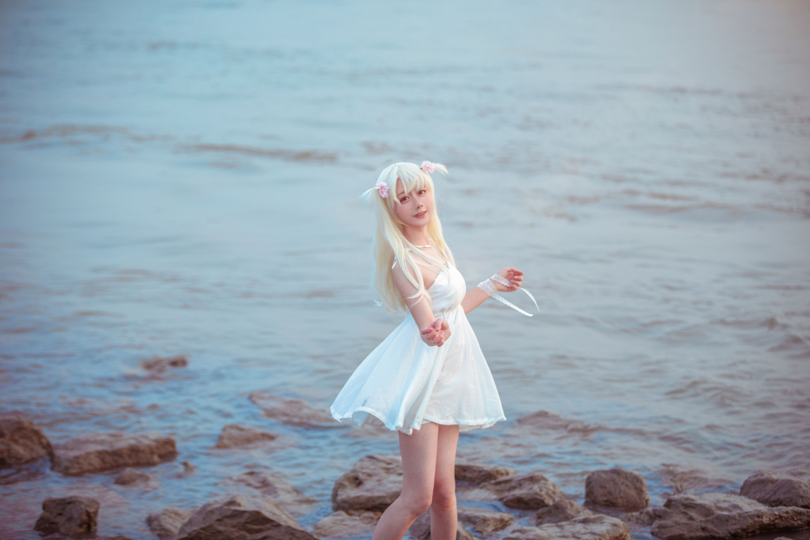  动漫博主弦音sic - 伊莉雅 白裙 第1张