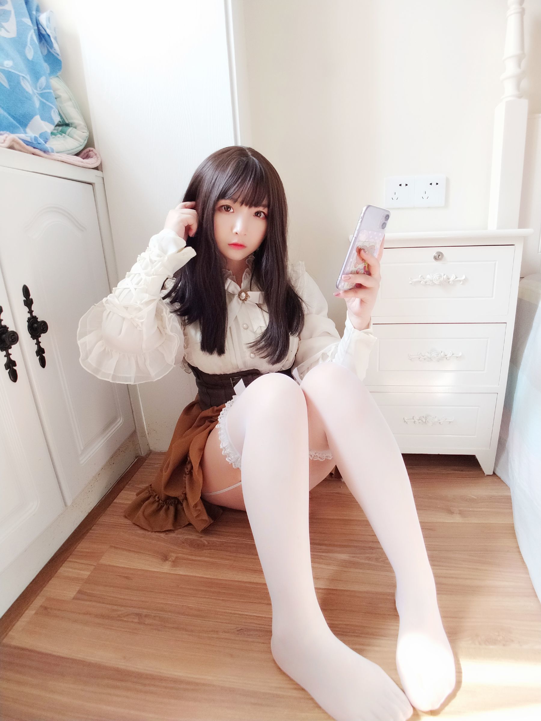  二次元美女古川kagura - 蕾丝长筒吊带丝袜 第40张