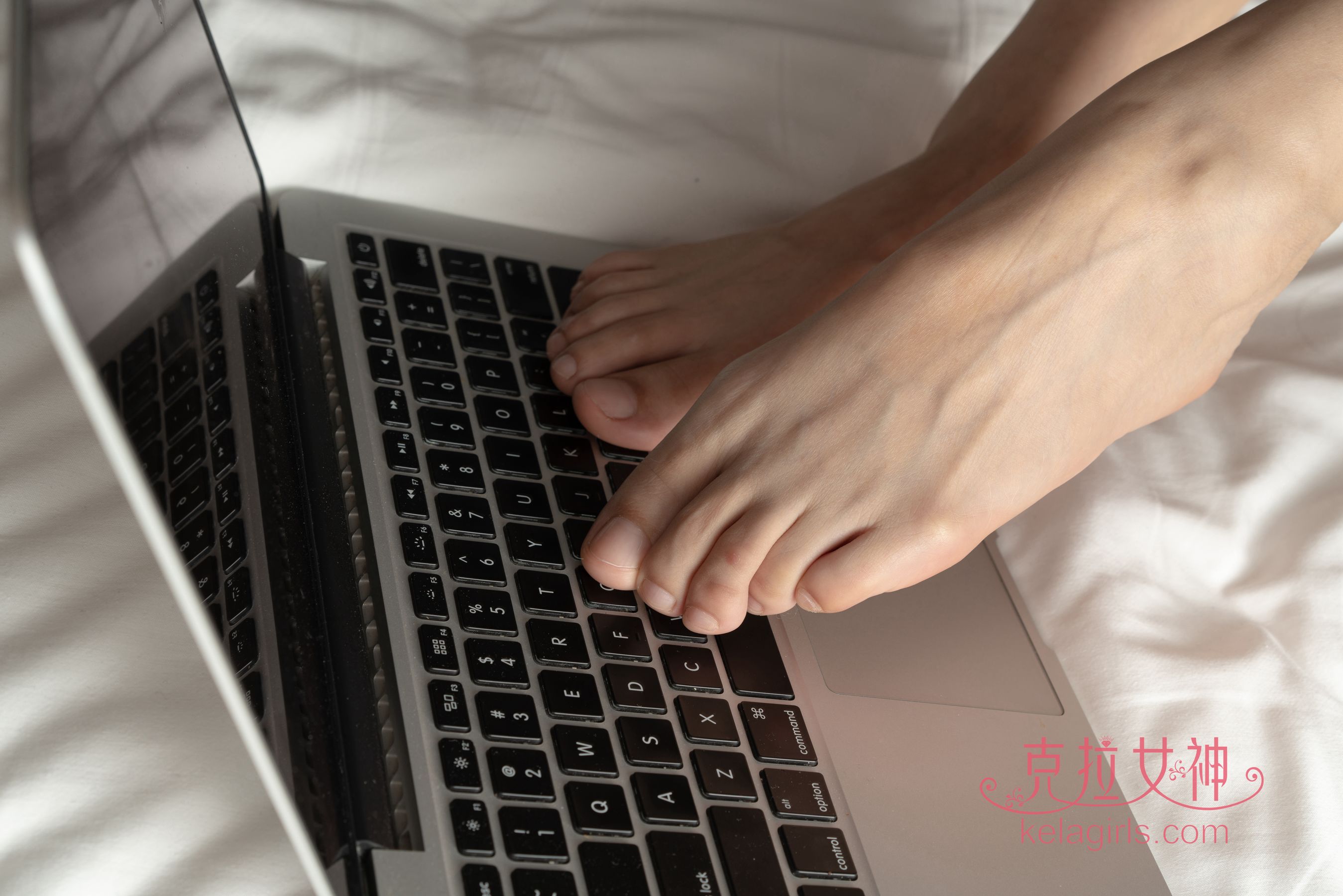 [克拉女神Kelagirls]  周拉拉 趾敲键盘 第20张