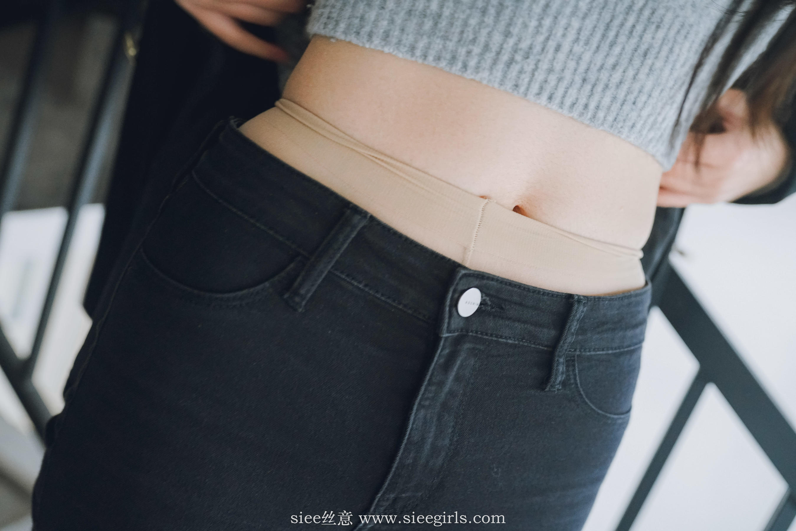 [丝意SIEE] No.392 敏敏 身边的学姐  第4张