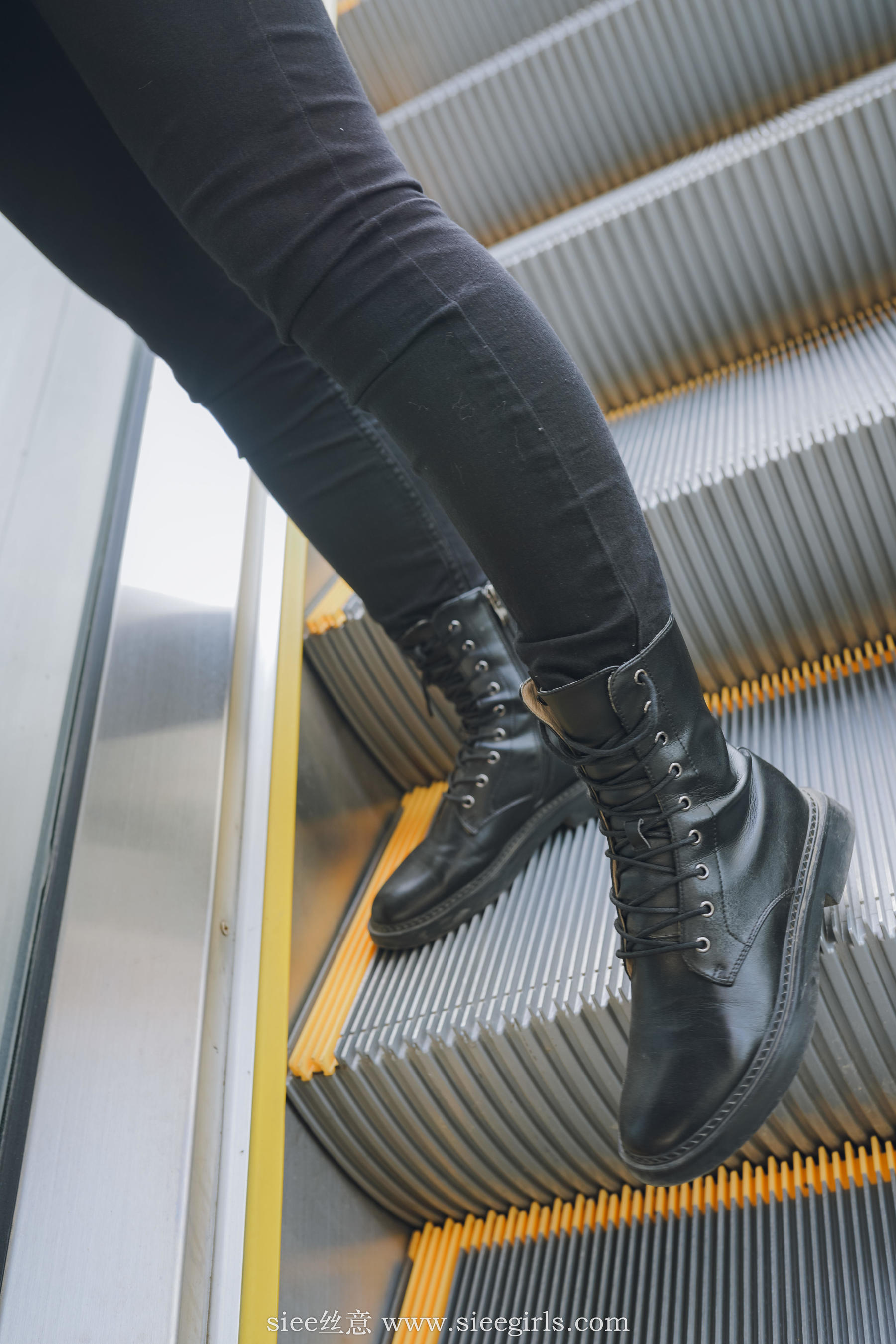 [丝意SIEE] No.392 敏敏 身边的学姐  第13张