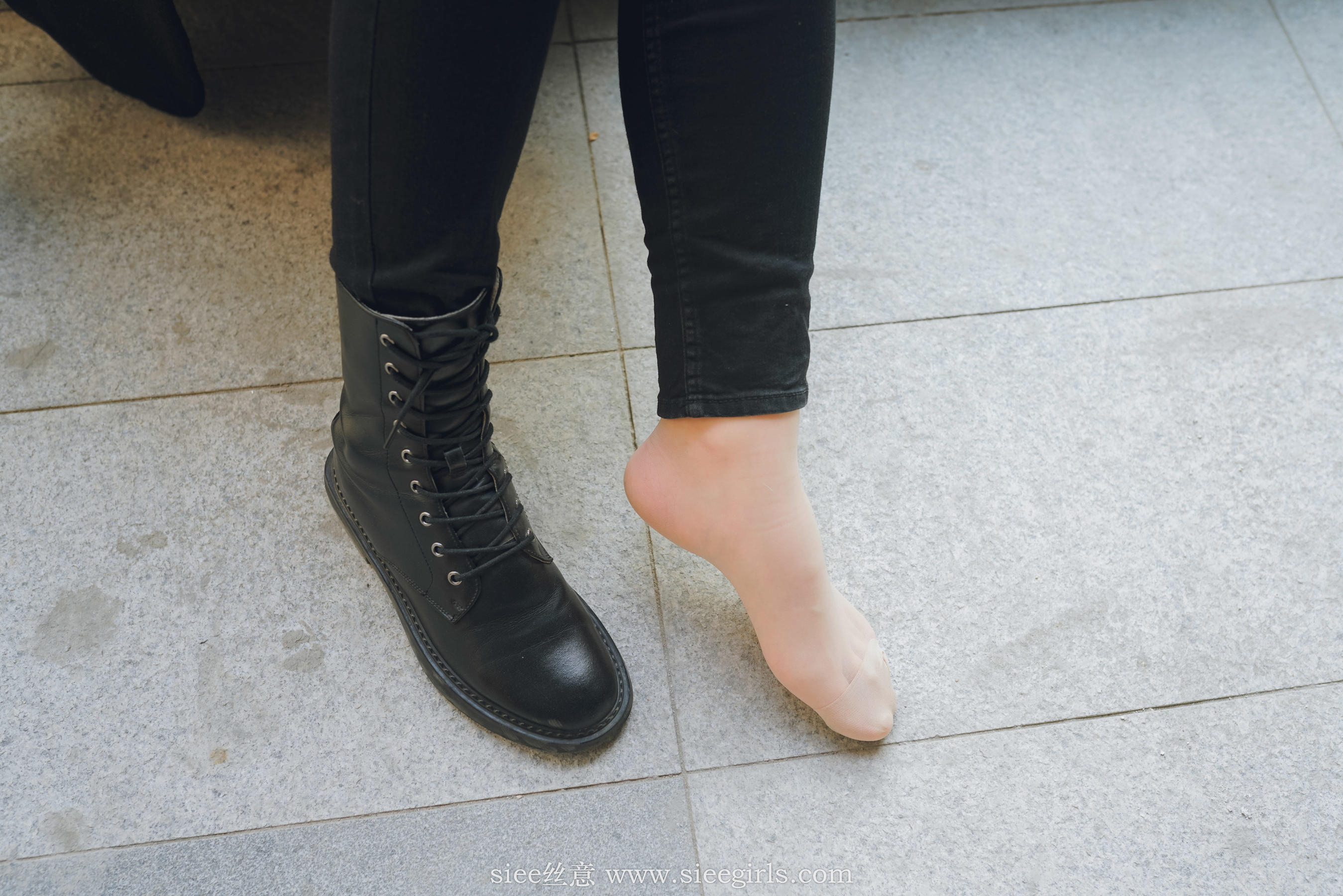 [丝意SIEE] No.392 敏敏 身边的学姐  第3张