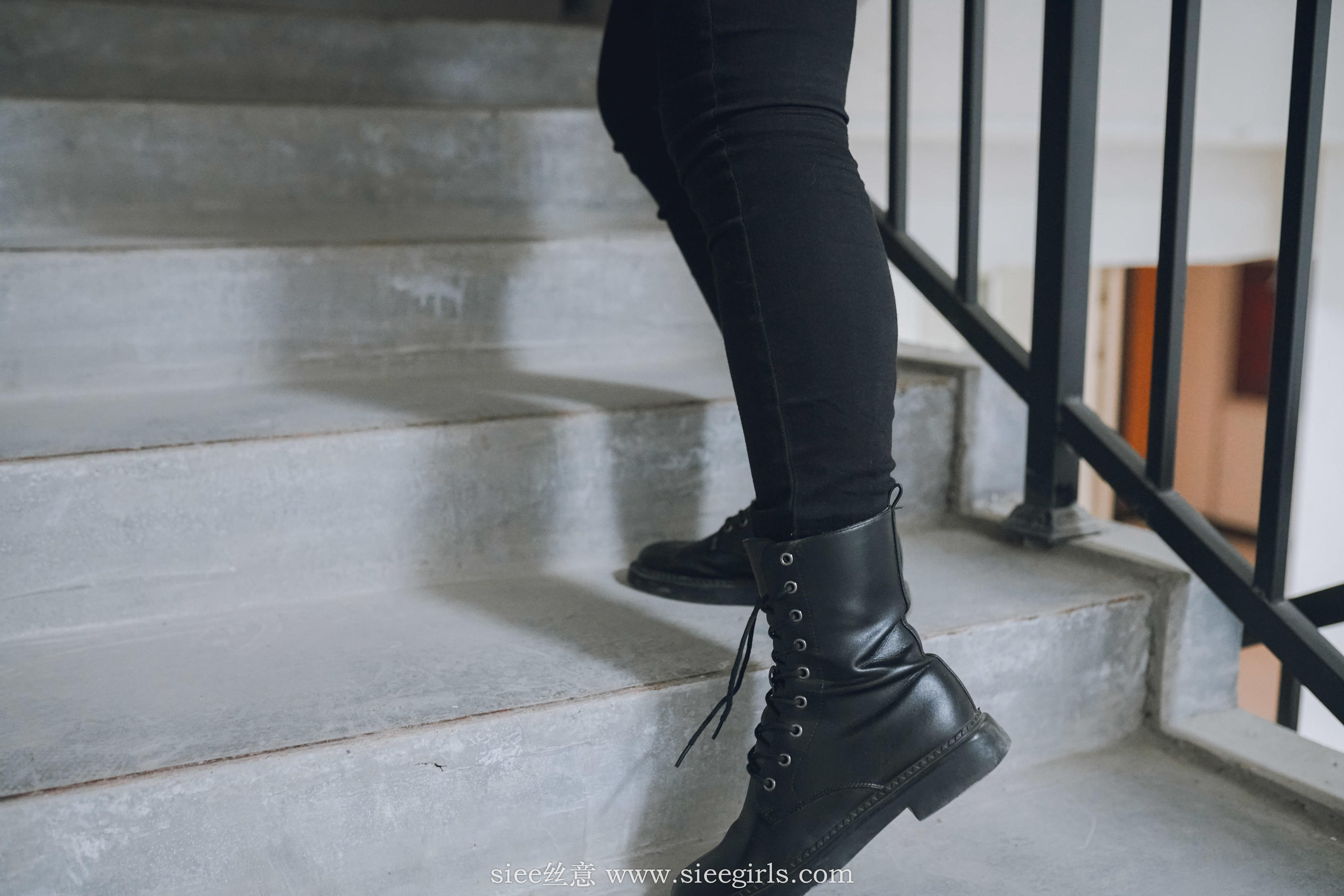 [丝意SIEE] No.392 敏敏 身边的学姐  第4张