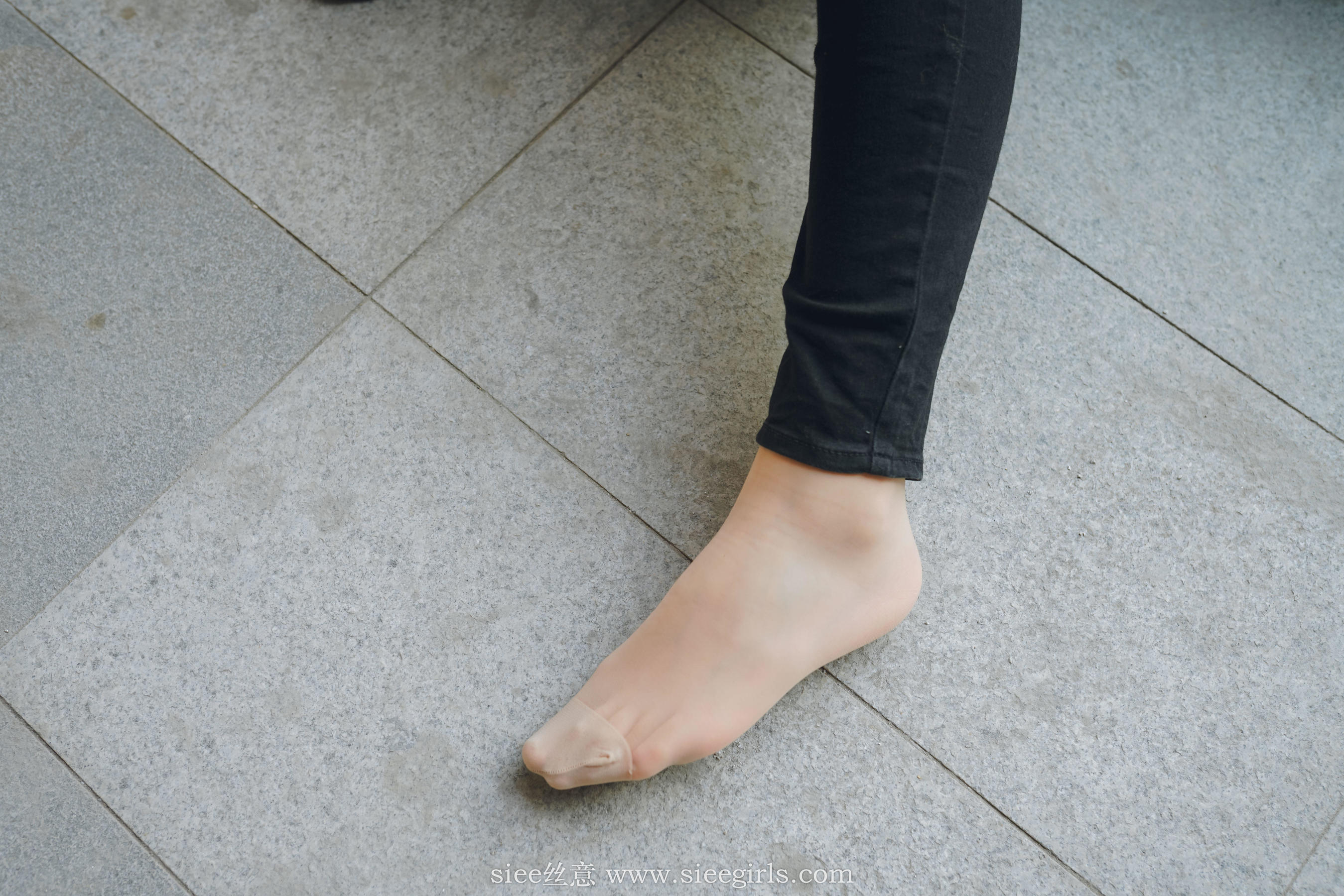 [丝意SIEE] No.392 敏敏 身边的学姐  第4张