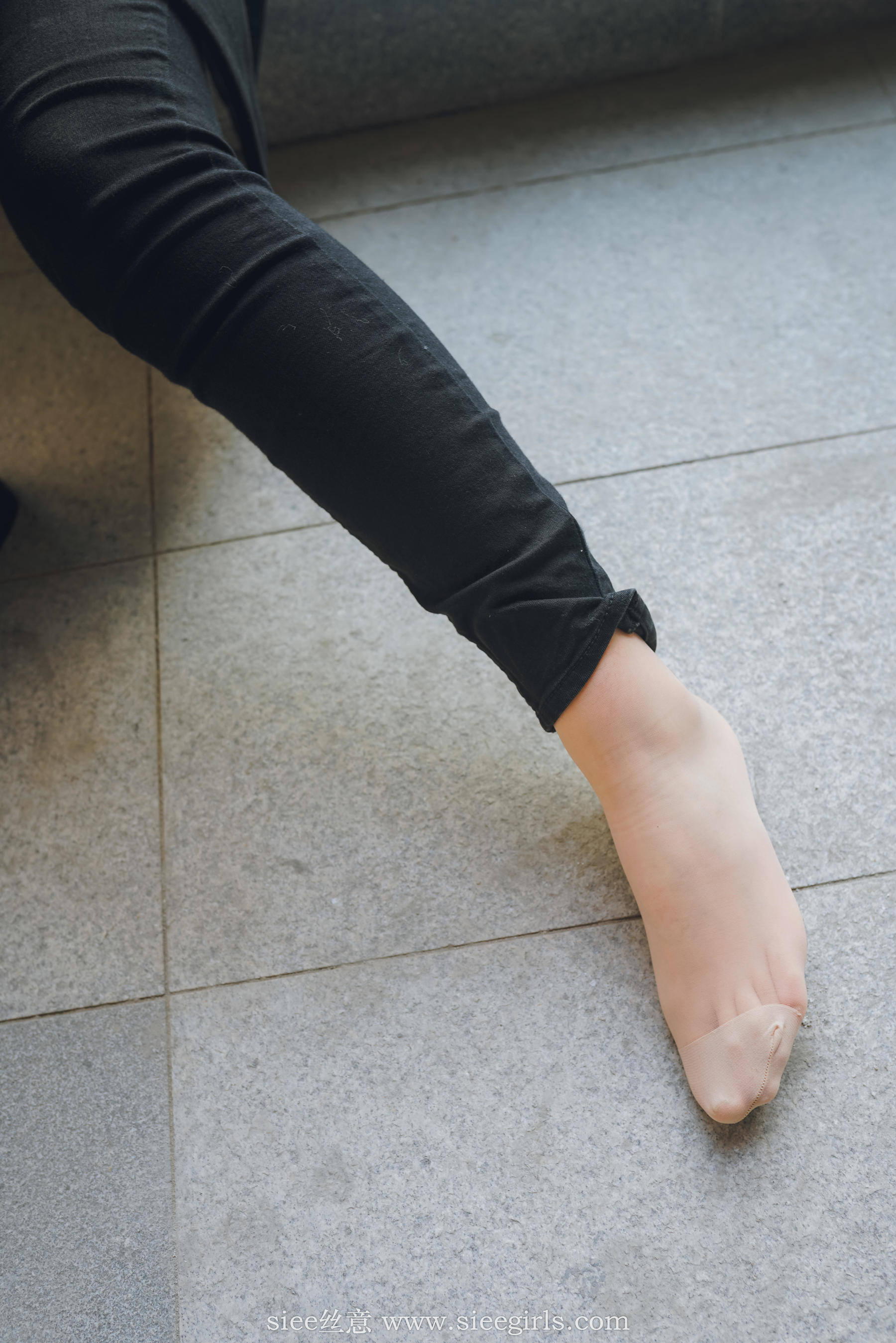 [丝意SIEE] No.392 敏敏 身边的学姐  第3张