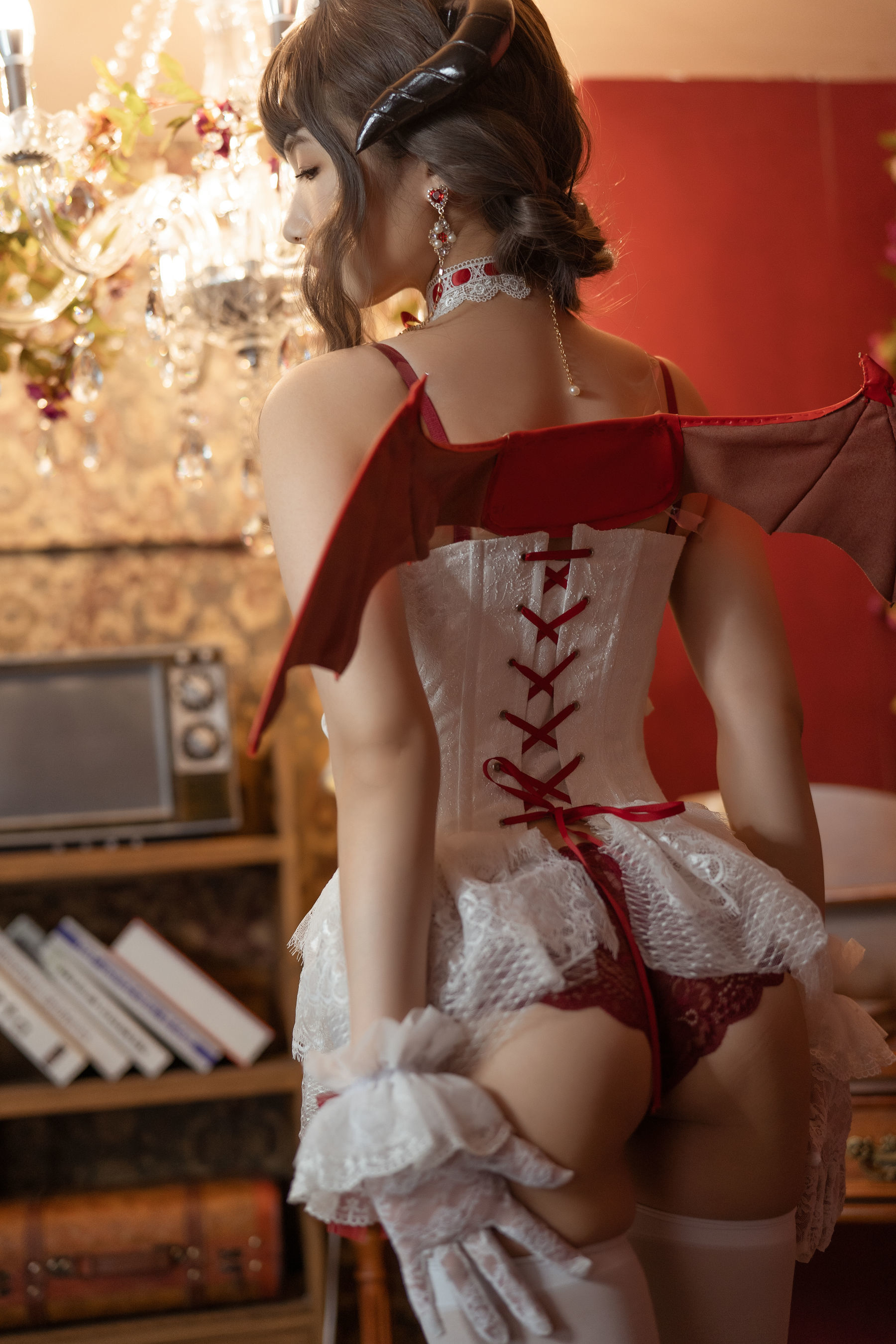 [萝莉COS] 雯妹 - 魅魔 Elegant devil  第4张