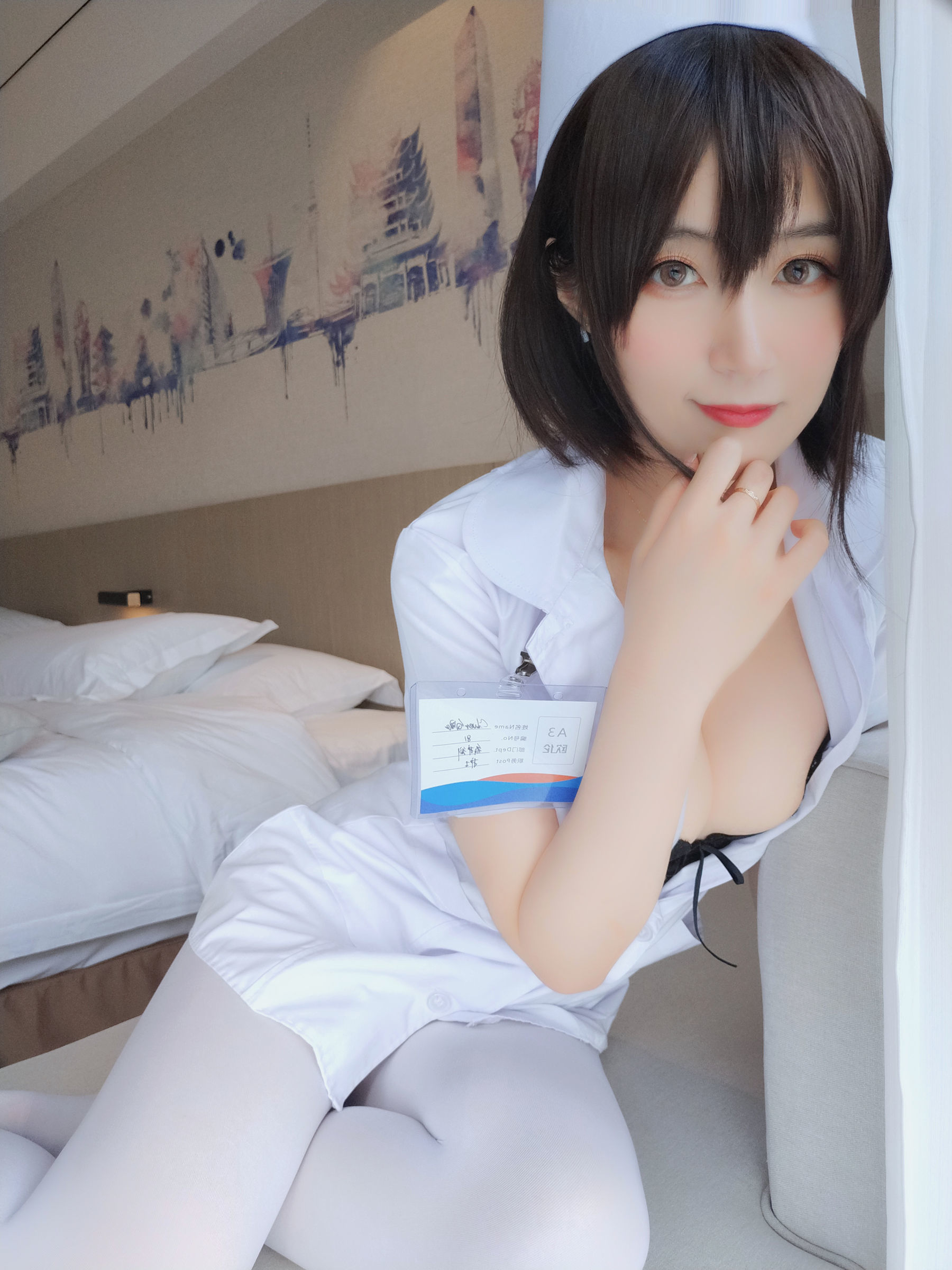 [萝莉COS] 白银 - 短发小护士  第3张