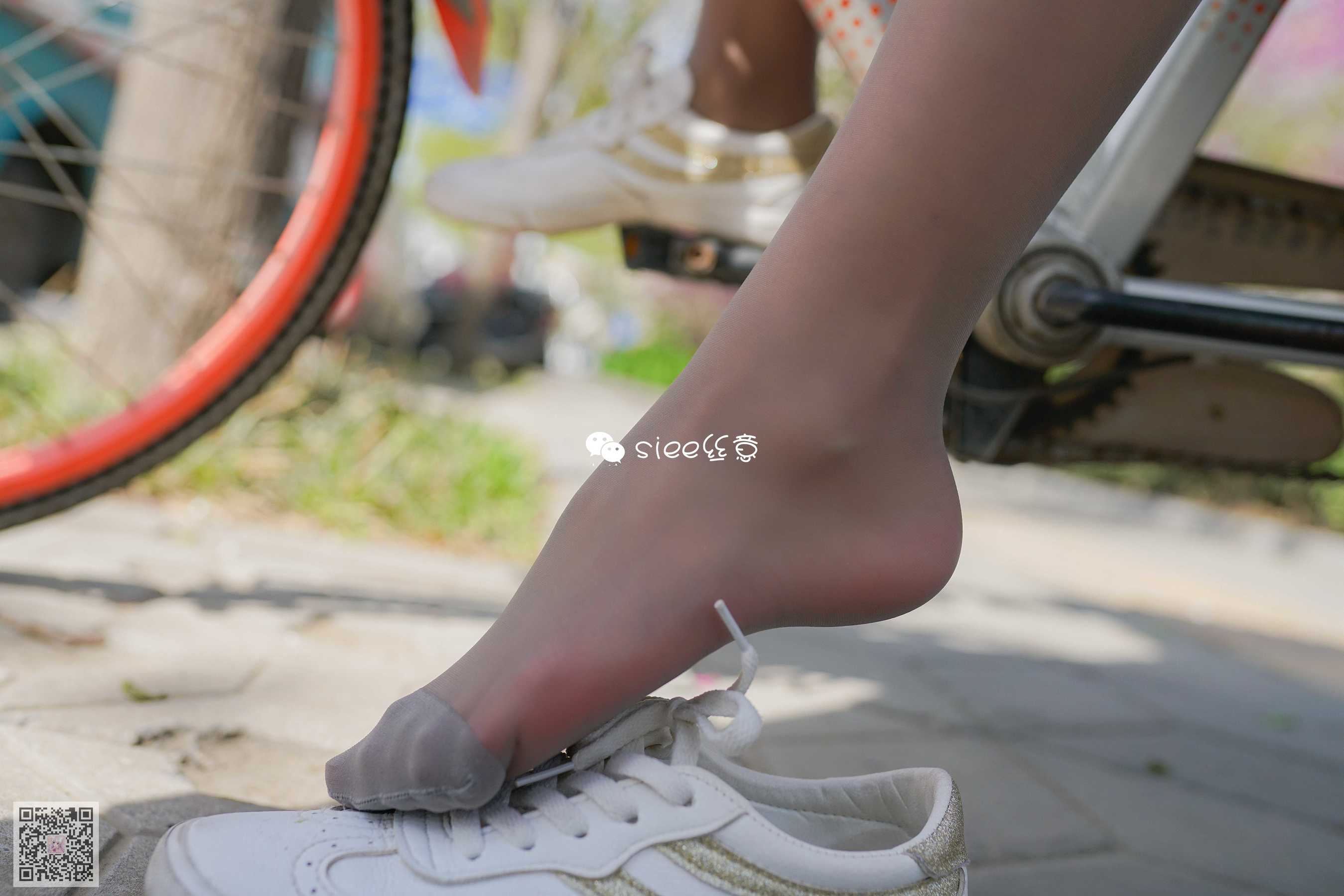 [丝意SIEE] 薇薇学姐 单车上的丝袜  第22张