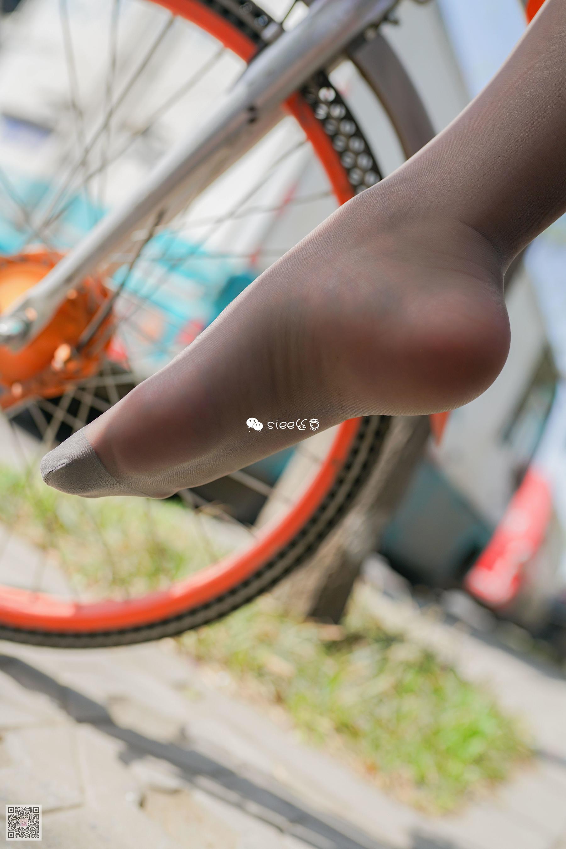 [丝意SIEE] 薇薇学姐 单车上的丝袜  第33张