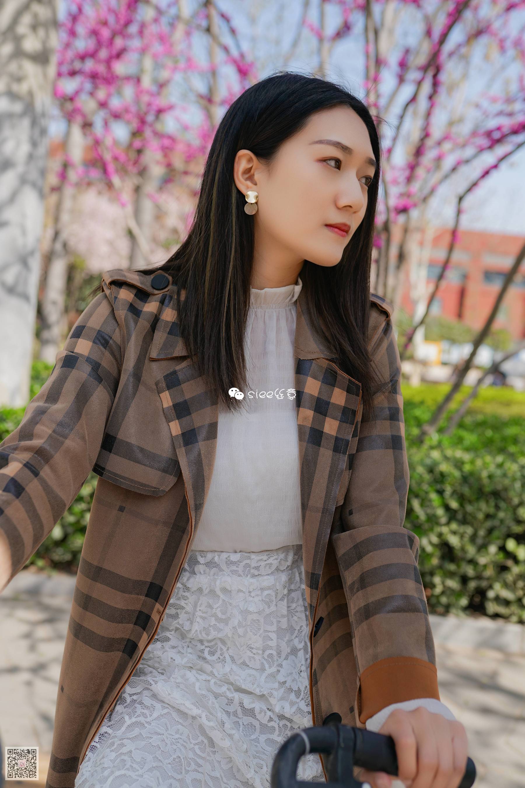 [丝意SIEE] 薇薇学姐 单车上的丝袜  第2张