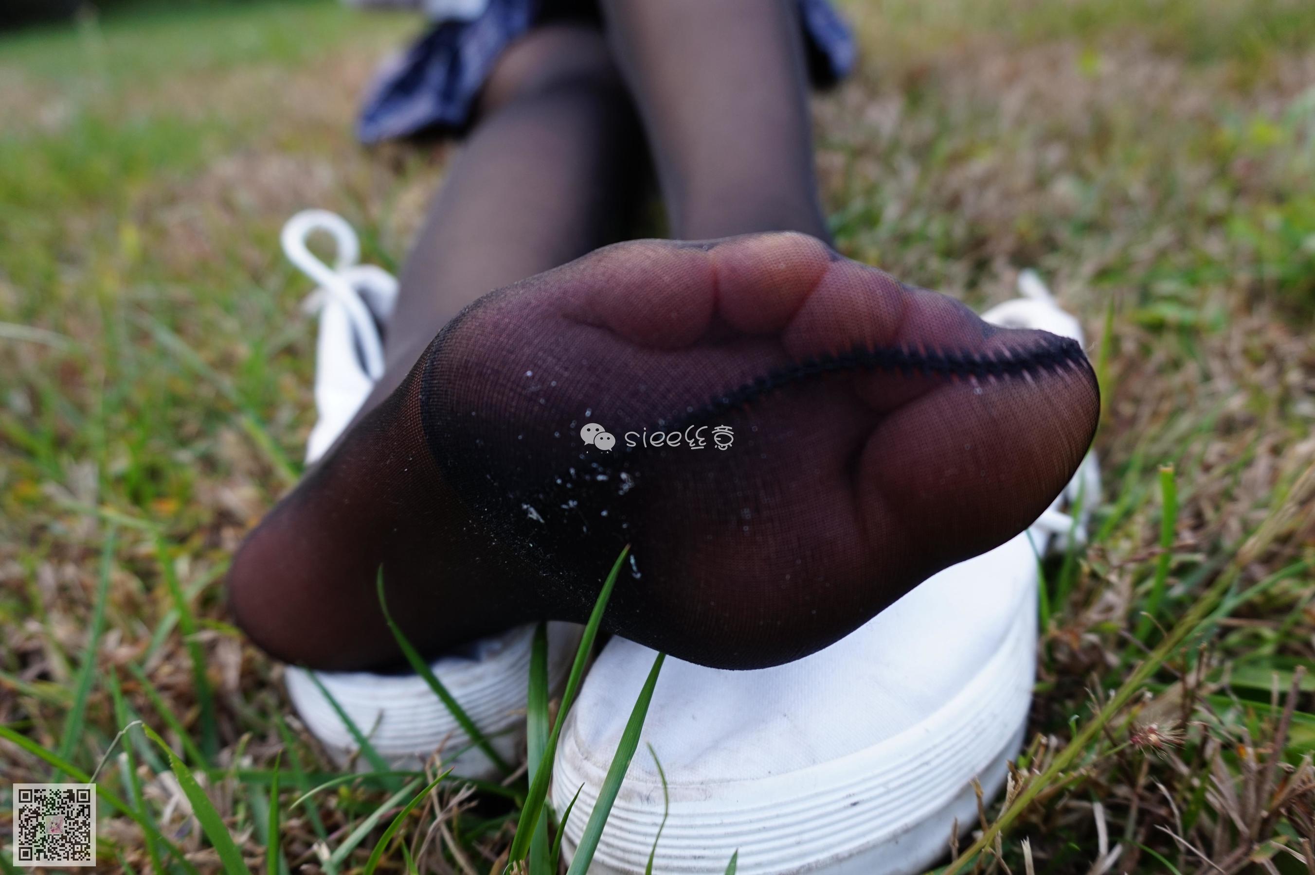 [丝意SIEE] No.001 曦曦 草坪黑丝  第32张