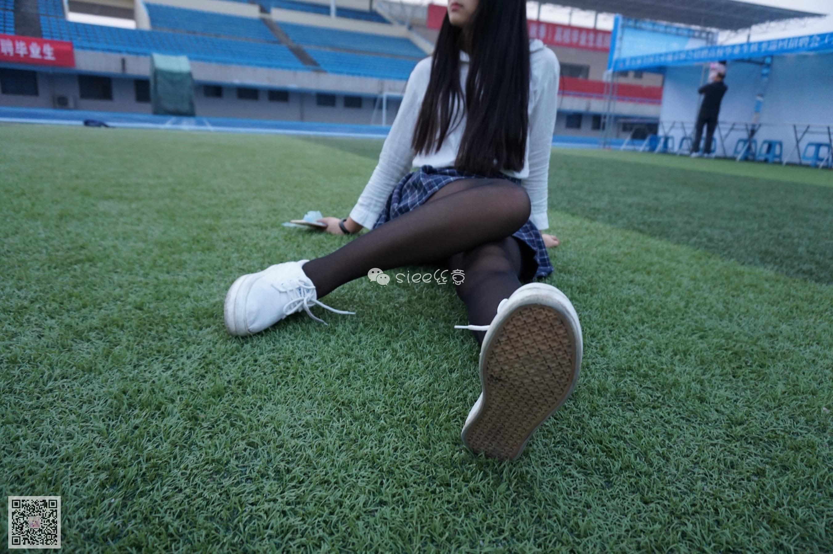 [丝意SIEE] No.006 曦曦 操场黑丝  第13张