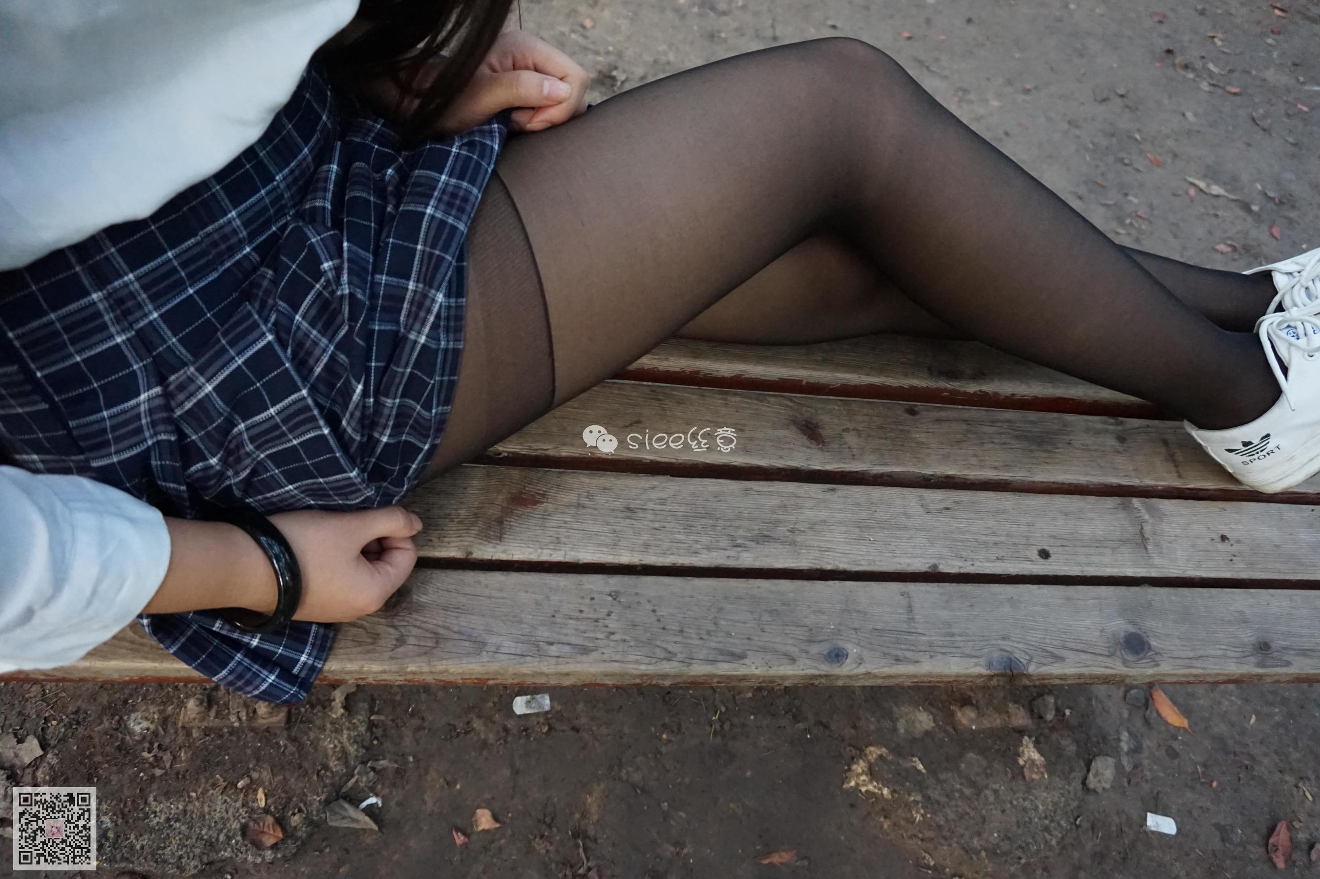 [丝意SIEE] No.001 曦曦 草坪黑丝  第20张