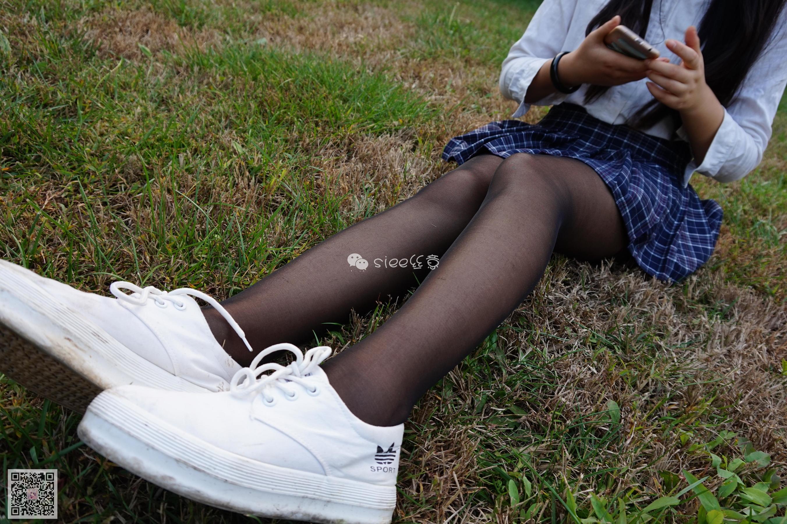 [丝意SIEE] No.001 曦曦 草坪黑丝  第3张