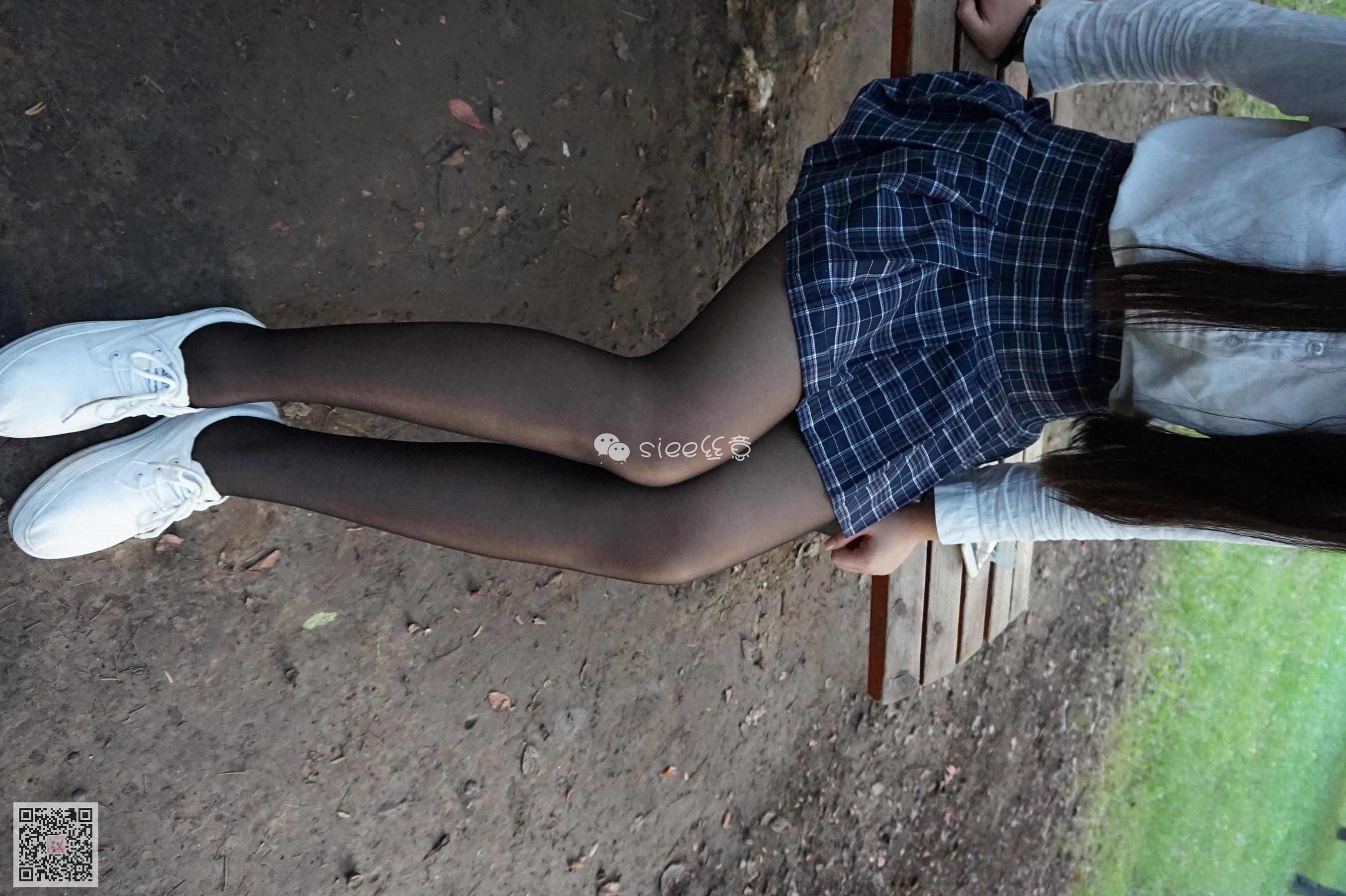 [丝意SIEE] No.001 曦曦 草坪黑丝  第18张