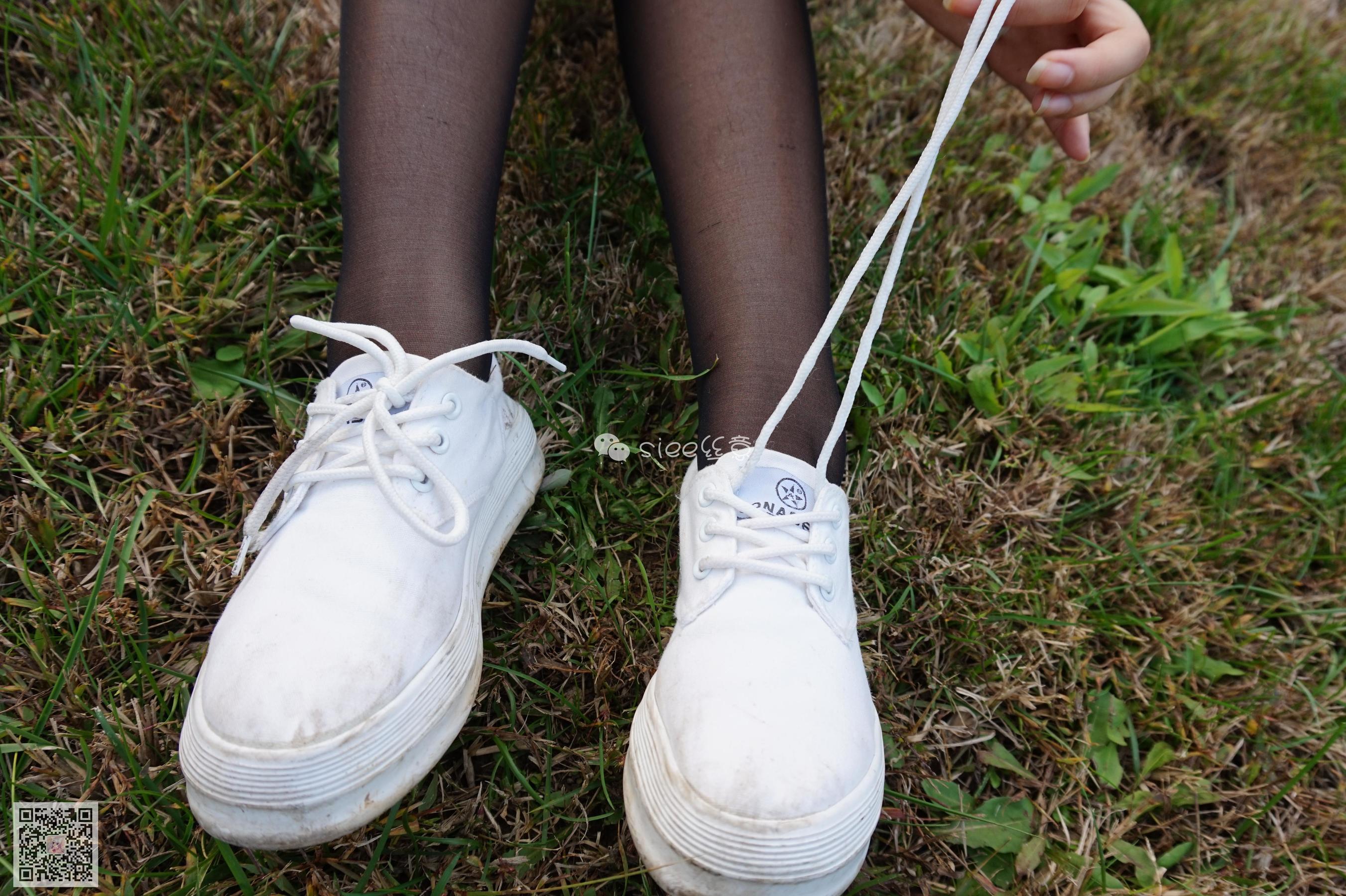 [丝意SIEE] No.001 曦曦 草坪黑丝  第3张