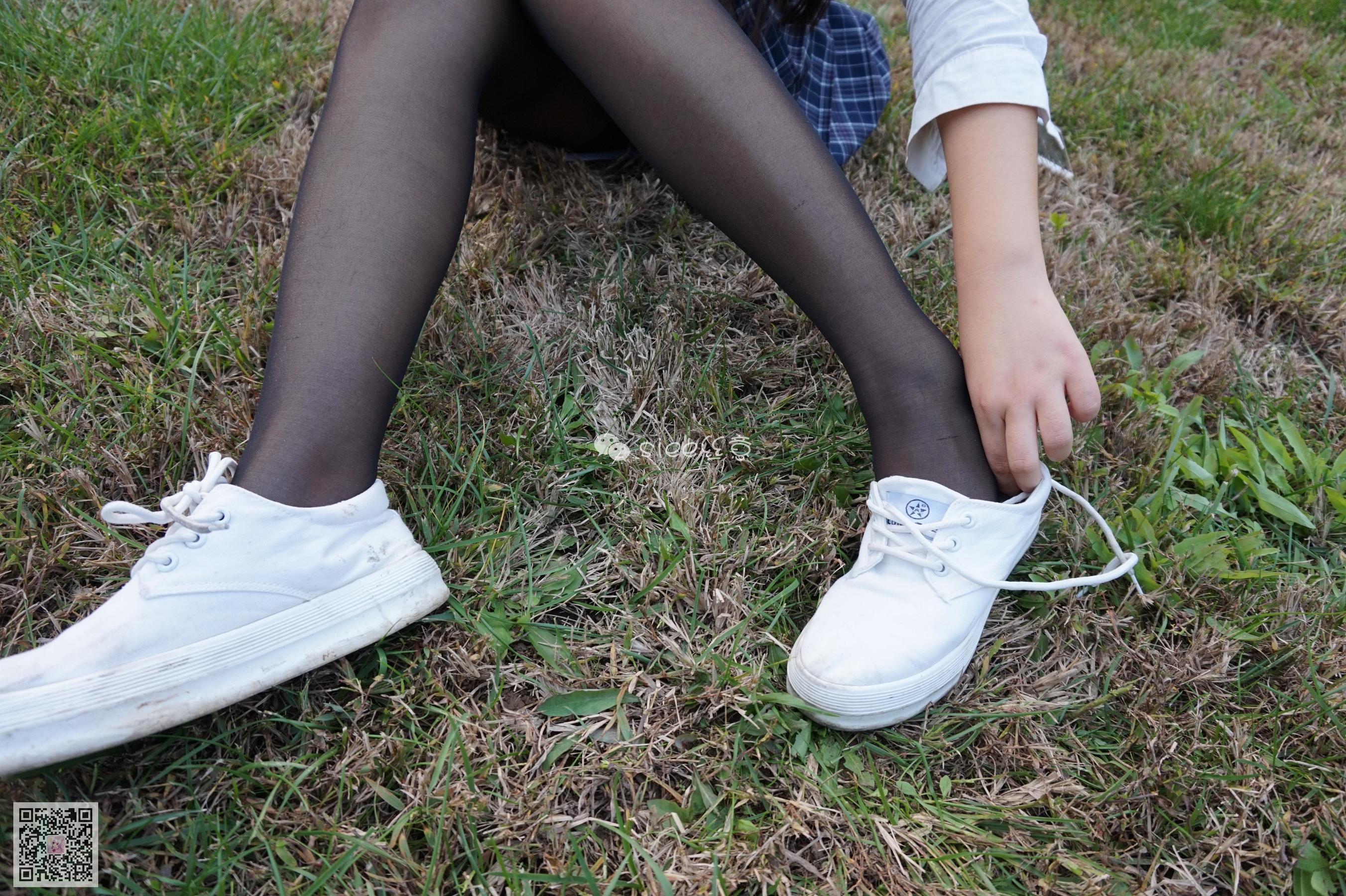 [丝意SIEE] No.001 曦曦 草坪黑丝  第13张