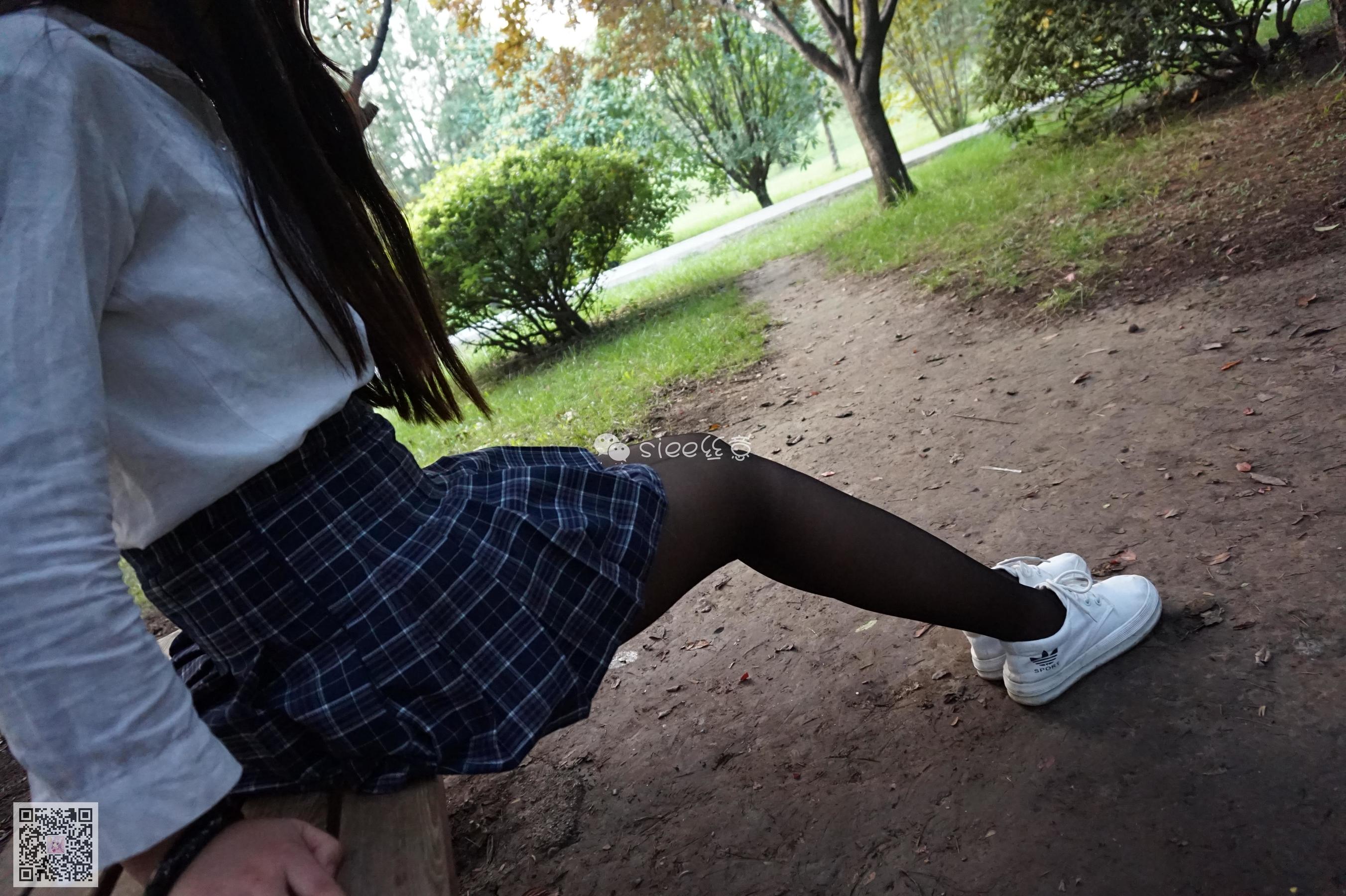 [丝意SIEE] No.001 曦曦 草坪黑丝  第17张