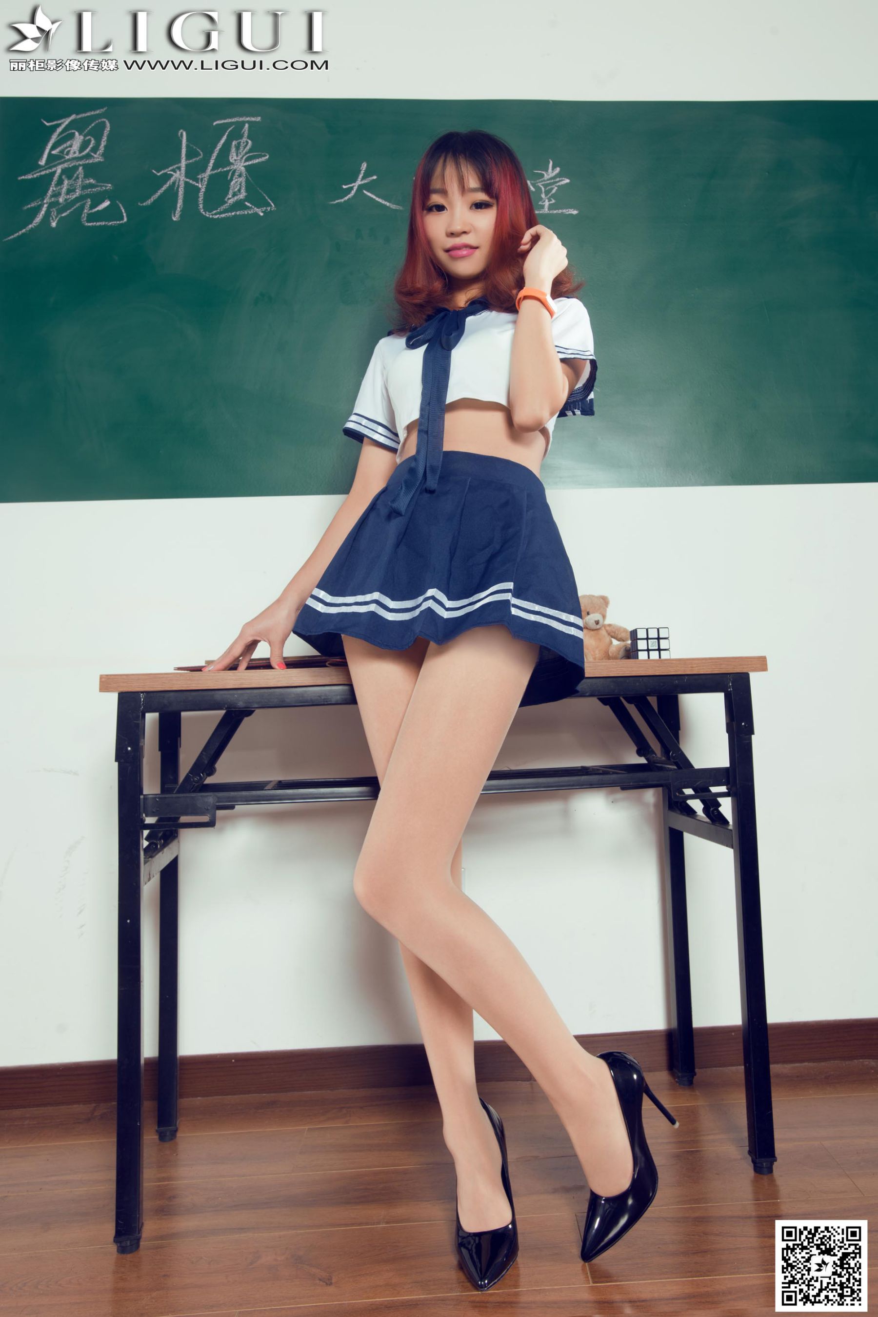 Model Liya《教室里的水手服校花》上下全集 [丽柜LiGui] 美腿玉足写真图片