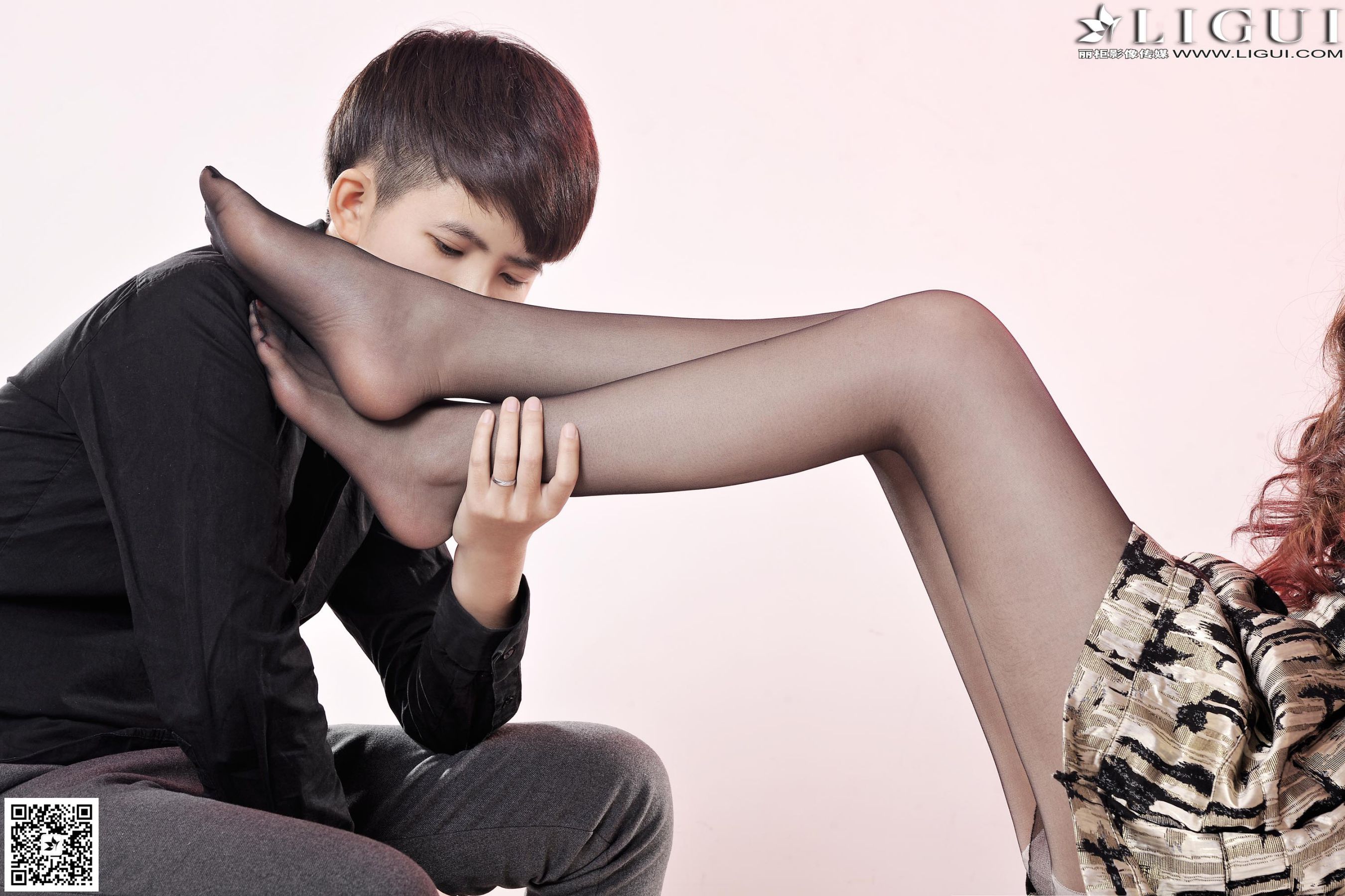 [丽柜LiGui] Model 允儿《超短连衣裙黑丝美足》美腿玉足写真图片  第45张