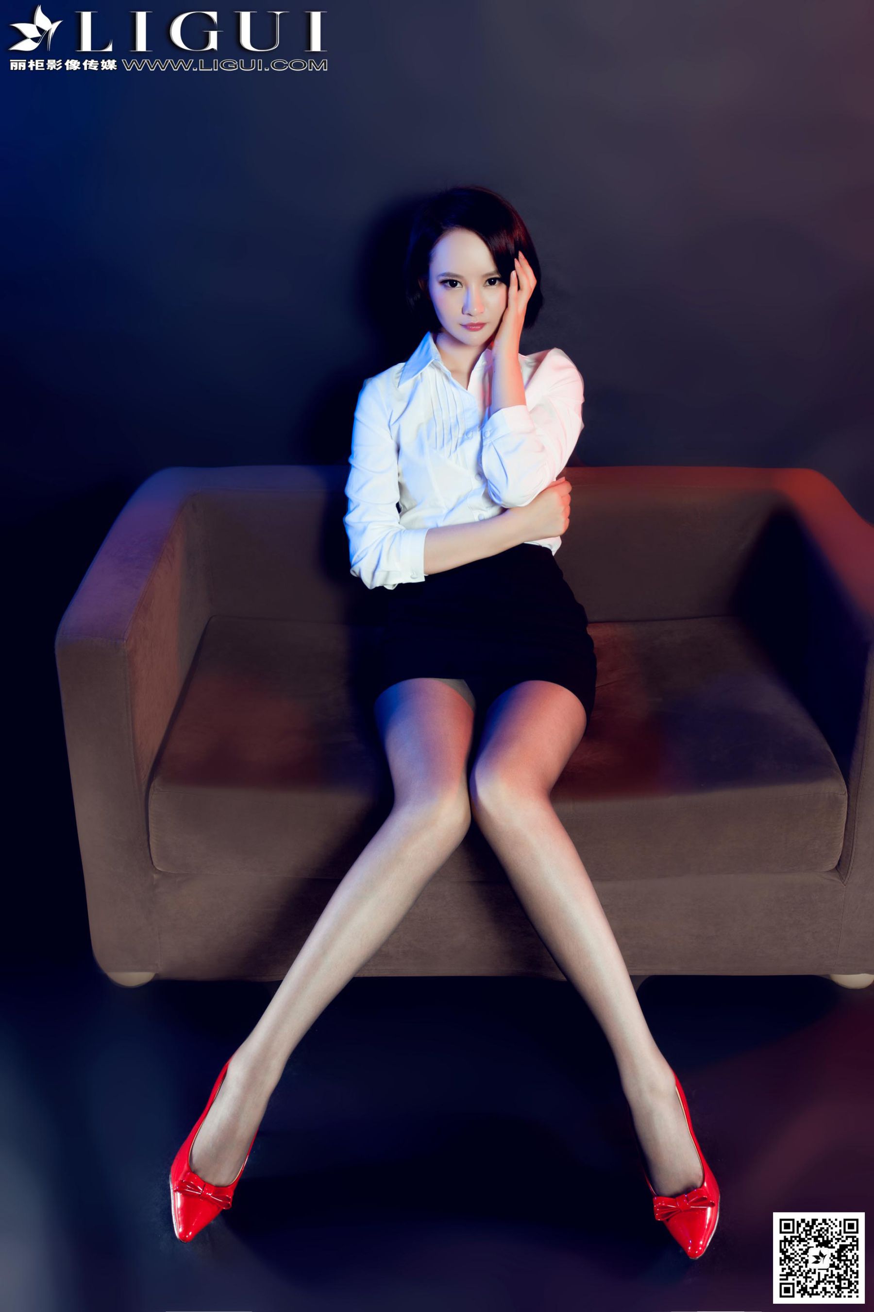 [丽柜LiGui] Model AMY《红高跟短发灰丝女郎》美腿玉足写真图片  第15张