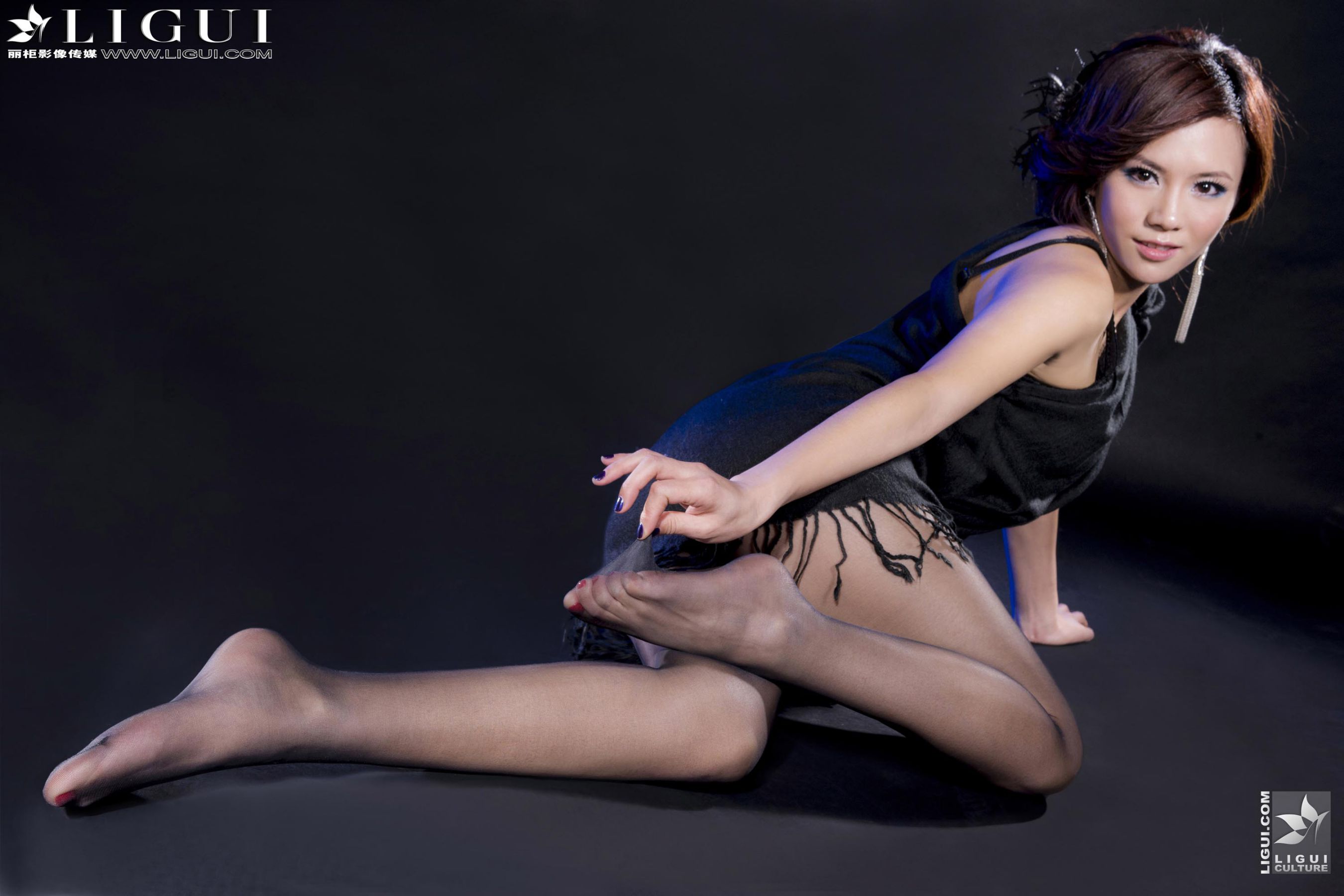 [丽柜LiGui] Model 安娜《黑丝高跟美足》美腿丝足写真图片  第6张