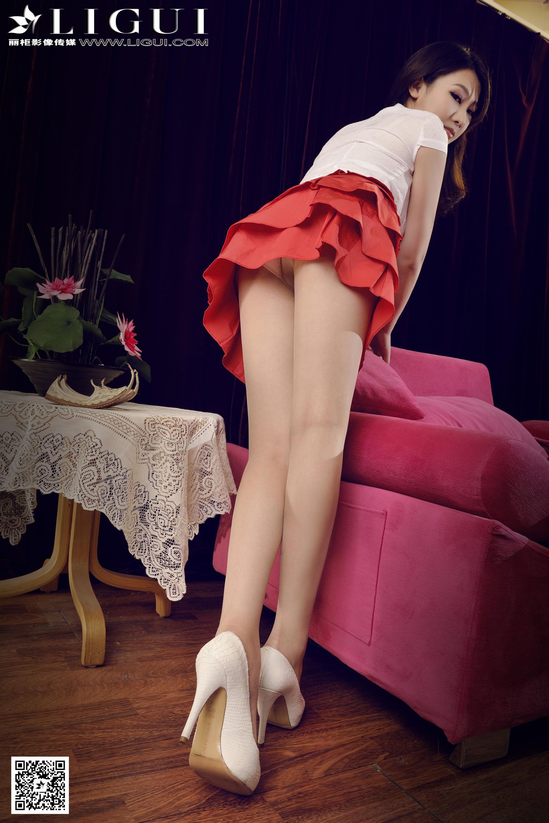 [丽柜LiGui] Model 文静《粉色甜美丽人高跟丝足》美腿玉足写真图片  第23张