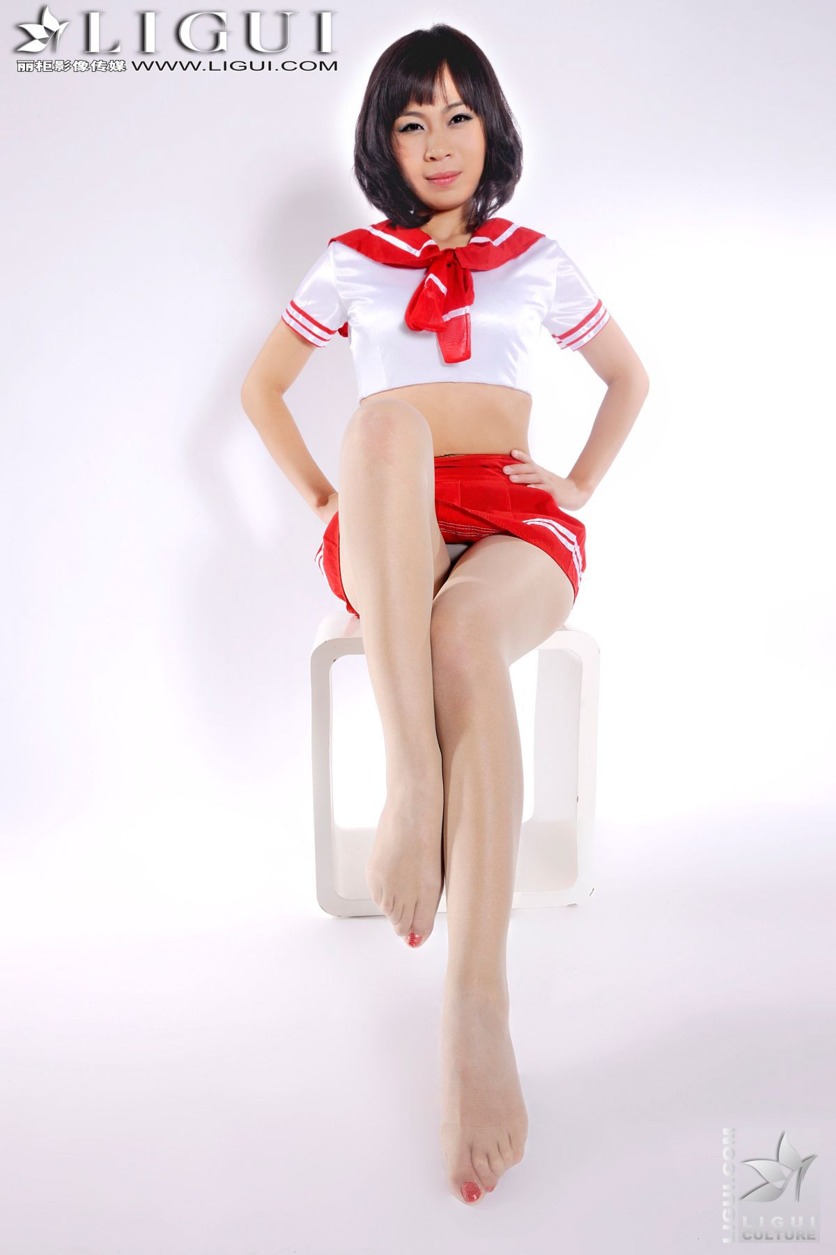 Model 田甜《红色水手服》 上下合集 [丽柜LiGui] 美腿玉足写真图片  第52张