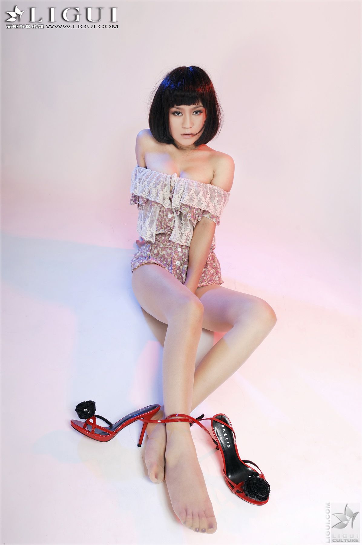 Model 英子《魅惑的演绎，甜美的视觉》 [丽柜LiGui] 美腿玉足写真图片  第47张