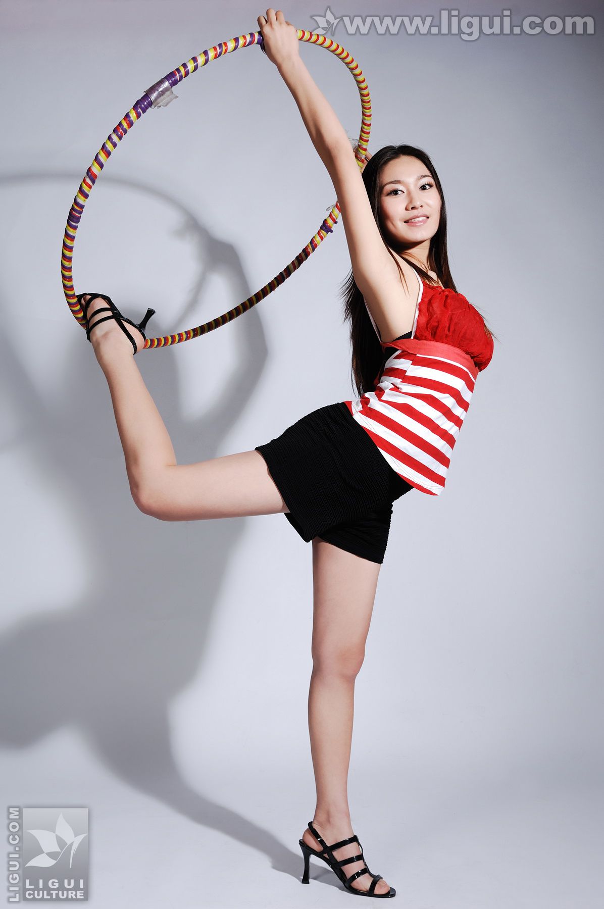 Model 唐静《健身女教练的幸福生活》 [丽柜LiGui] 美腿玉足写真图片  第9张