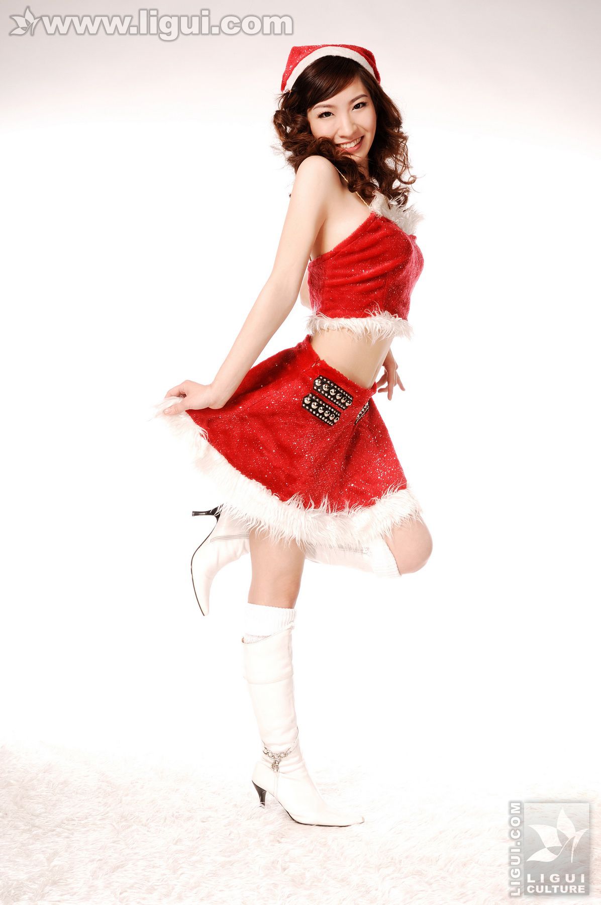 [丽柜LiGui] Model 小雪《祝大家圣诞快乐！》丝足写真图片  第1张
