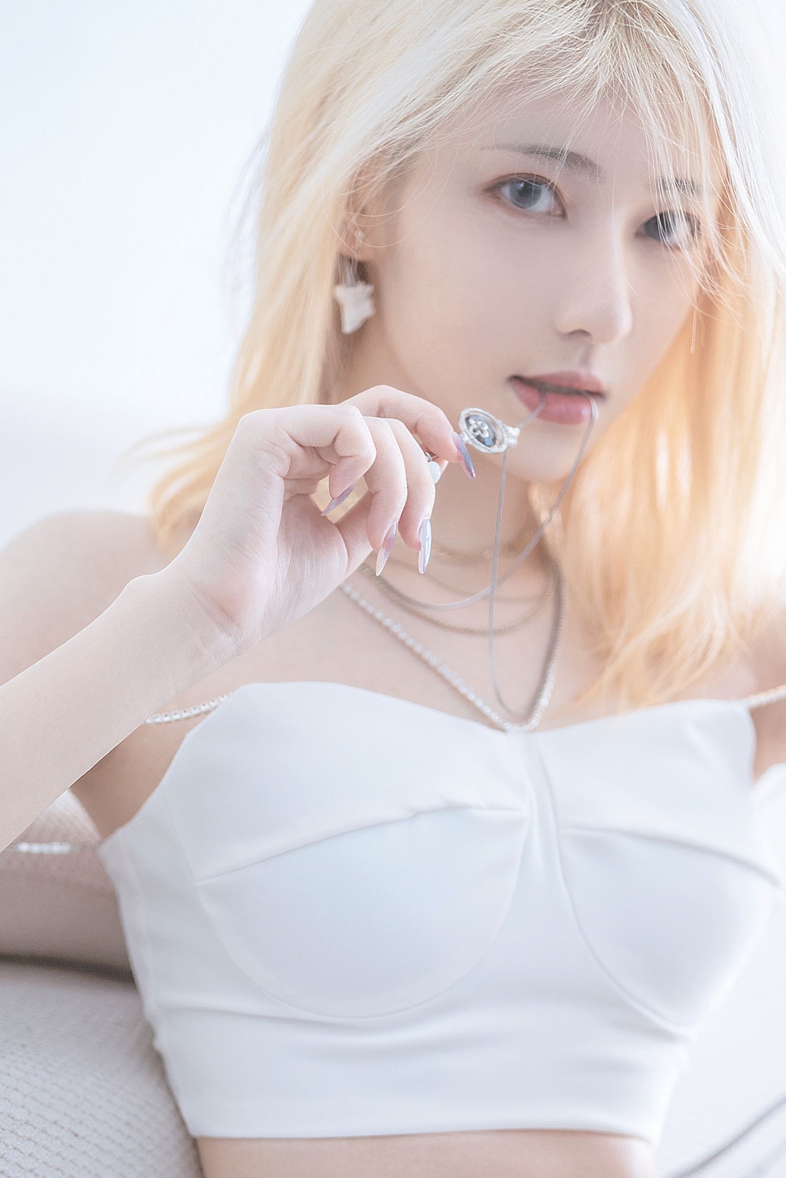  动漫博主南桃Momoko - 白色制服 第12张