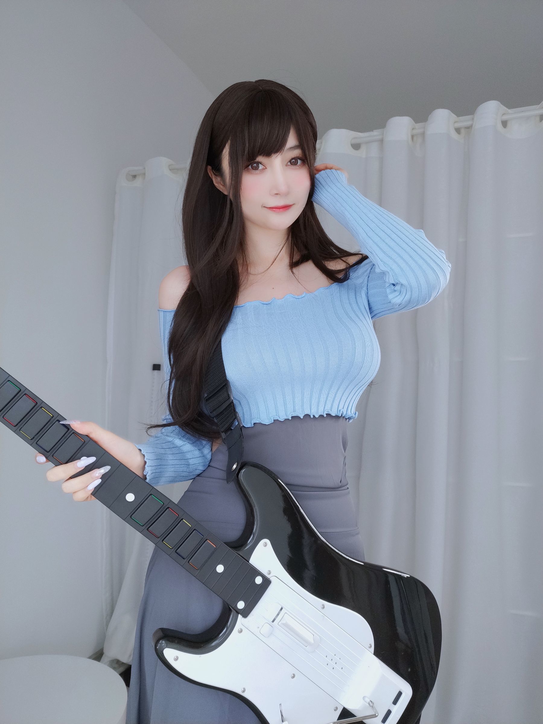 Coser小姐姐白银 - 吉他妹妹 第1张 Coser小姐姐白银 - 吉他妹妹 第1张