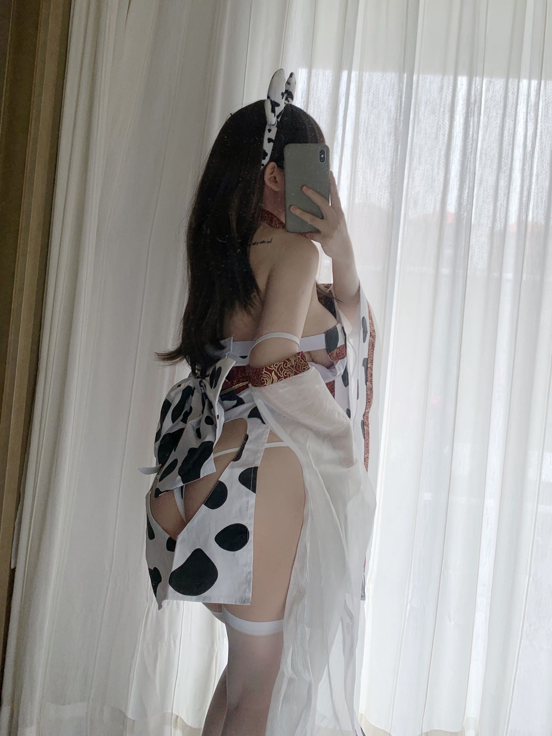  蜜桃少女是依酱呀 - 牛牛和服 第2张