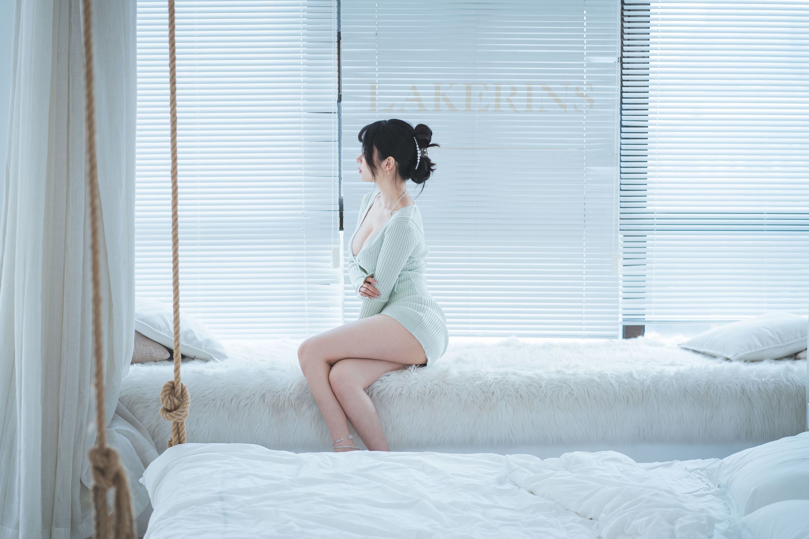  COS福利rioko凉凉子 - 人妻毛衣 第14张