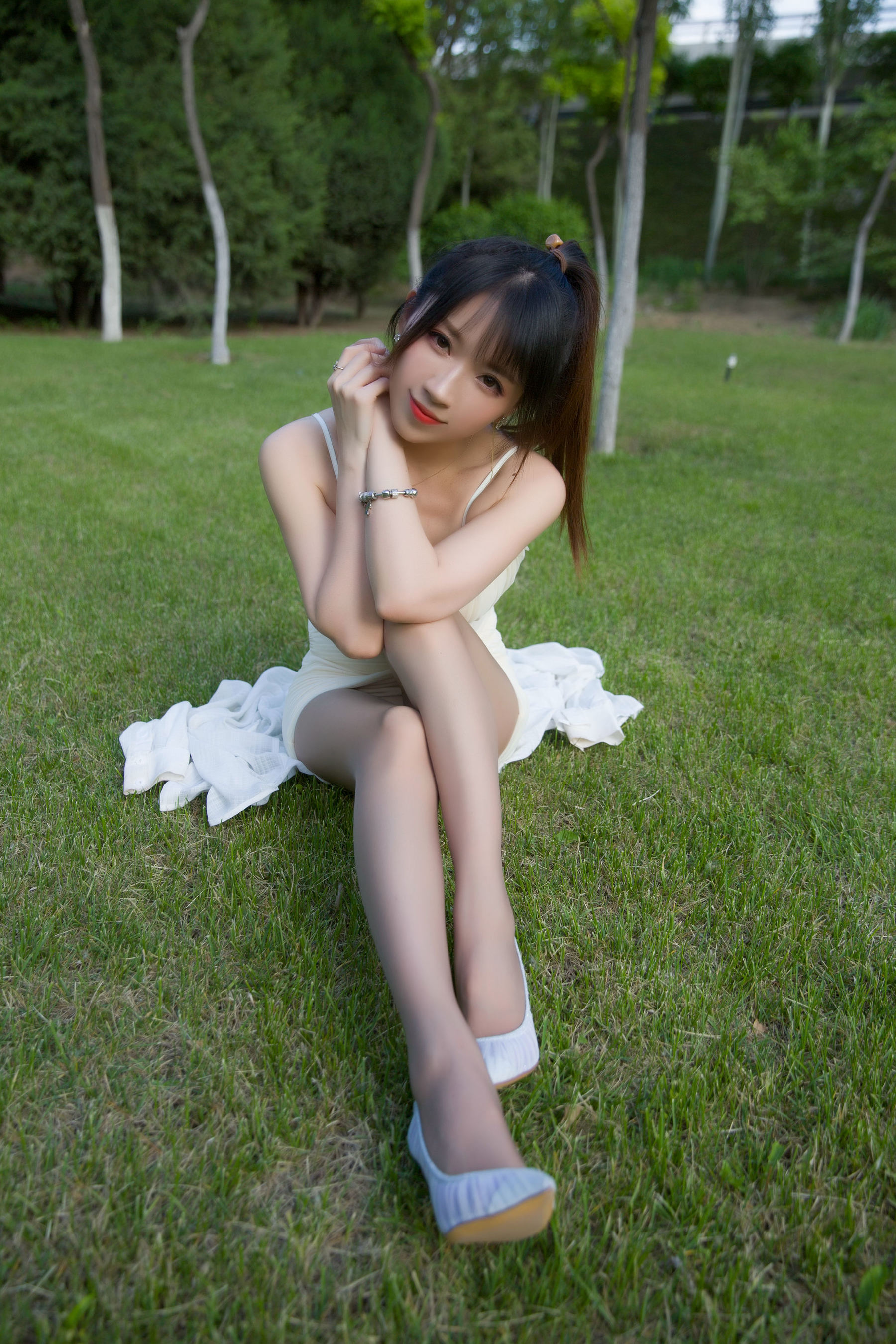  斗鱼主播小女巫露娜 - 户外小米裙 第23张