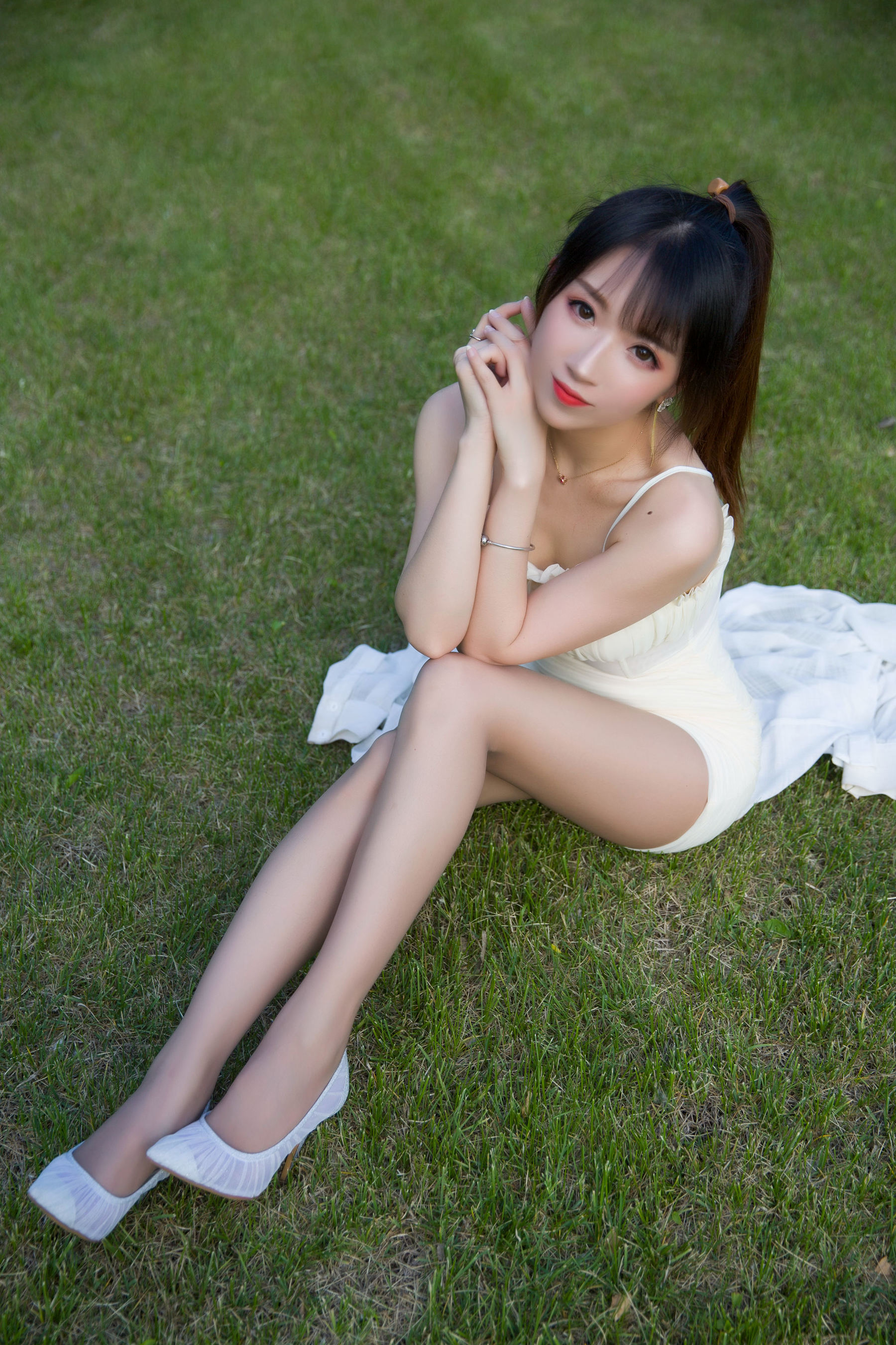  斗鱼主播小女巫露娜 - 户外小米裙 第27张