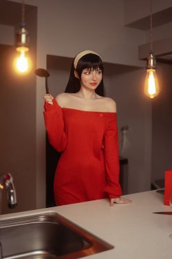 Peach milky - Yor Forger Red Sweater
