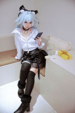 动漫博主G44不会受伤 - 芙洛伦 白情